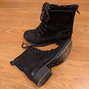 EUC White Mountain Combat Distressed Boots 8